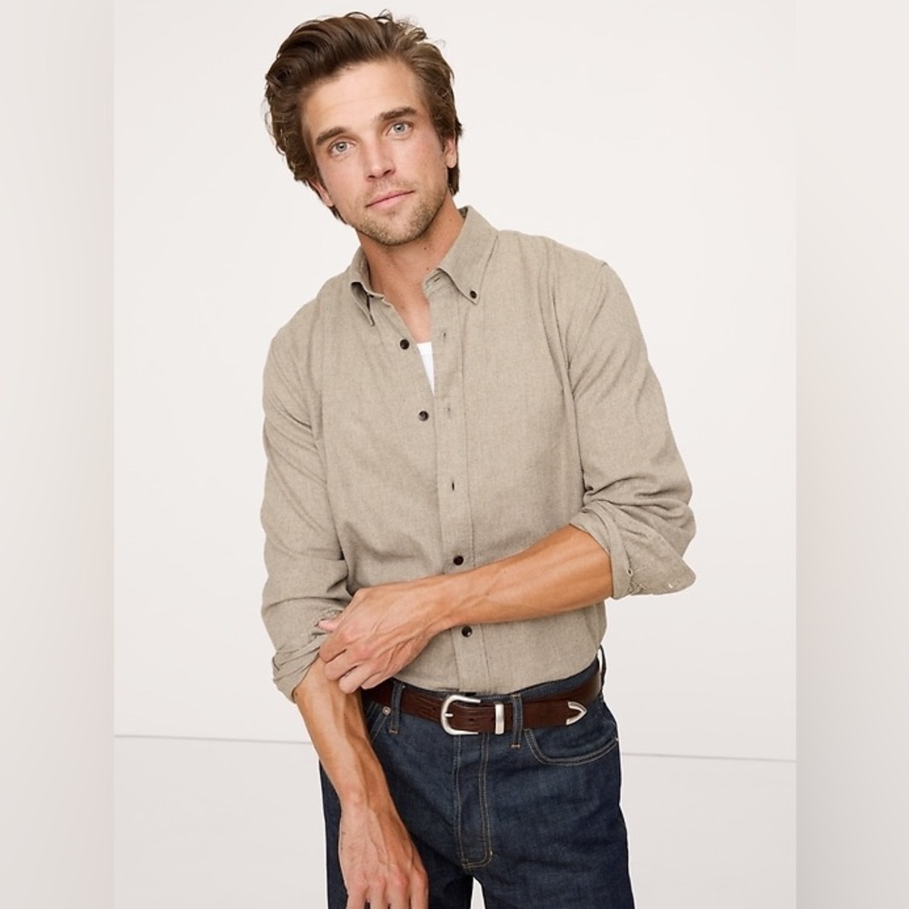 Banana Republic Men's STANDARD-FIT LIGHTWEIGHT FLANNEL SHIRT Casual Button-Down